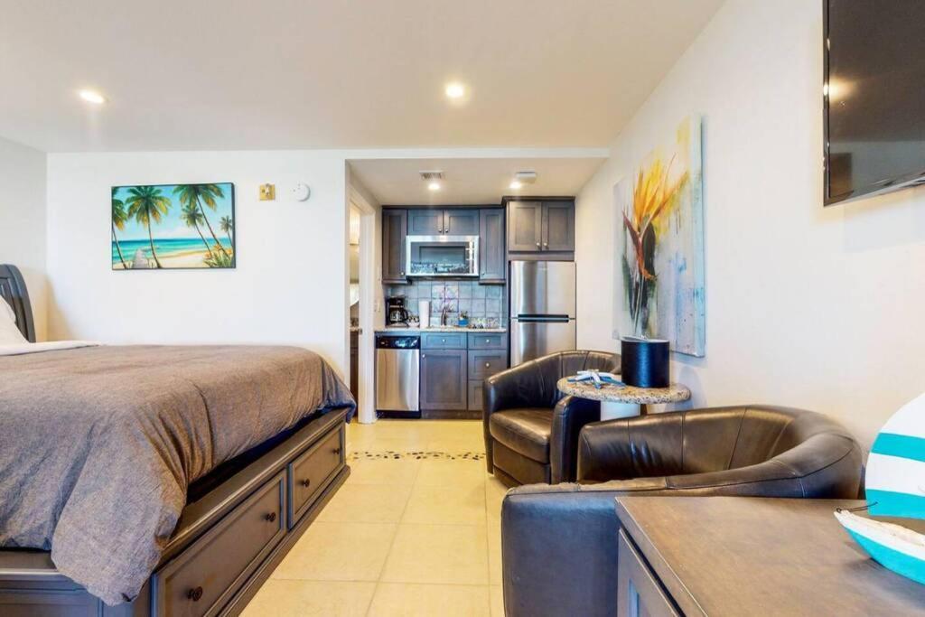 Sea Spray, Studio 114, Beach Steps Away! Pool+Wifi Ruskin Eksteriør billede